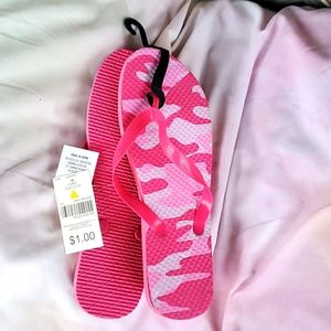 Pink camo flip flops